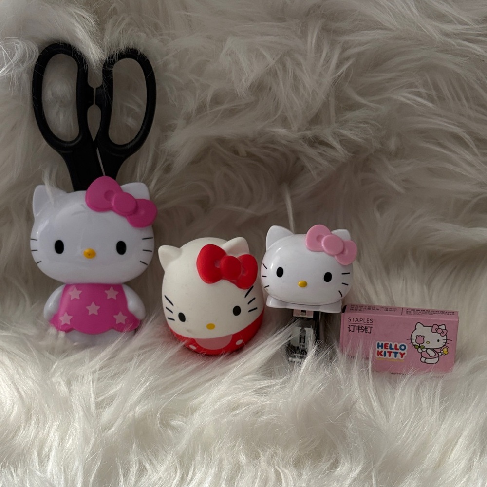 Hello Kitty desk accessories Set -Mini Stapler, stress ball and scissors